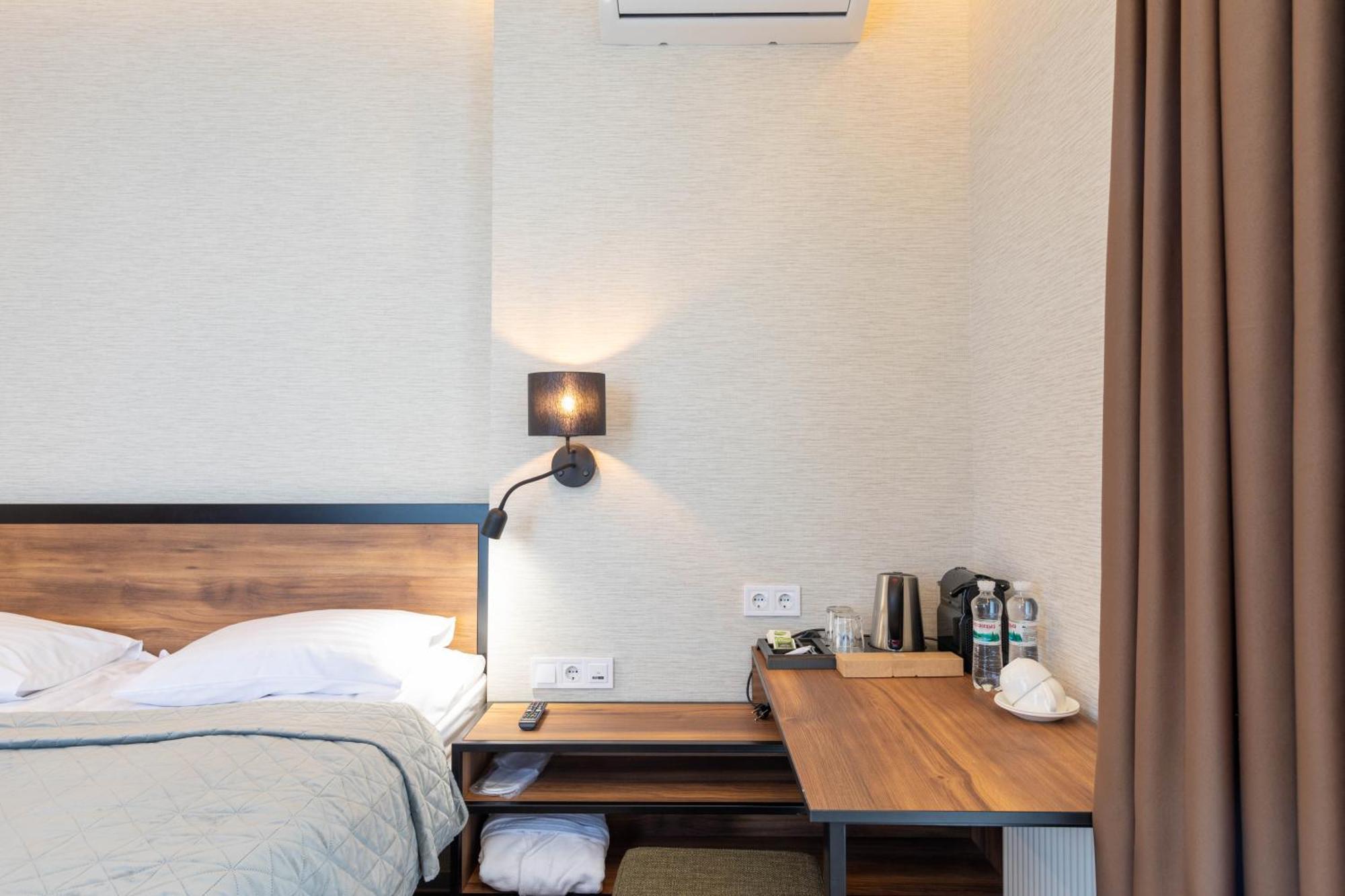 Misto Capsule Hotel キエフ エクステリア 写真